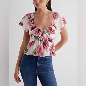 Floral Sweetheart Neckline Crop Flutter Sleeve Top